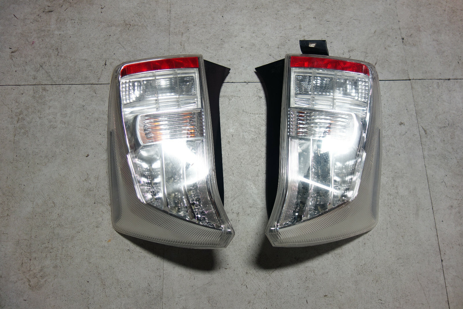 JDM Toyota Prius Taillights Taillamps OEM 2010 2011 OEM Genuine Japan