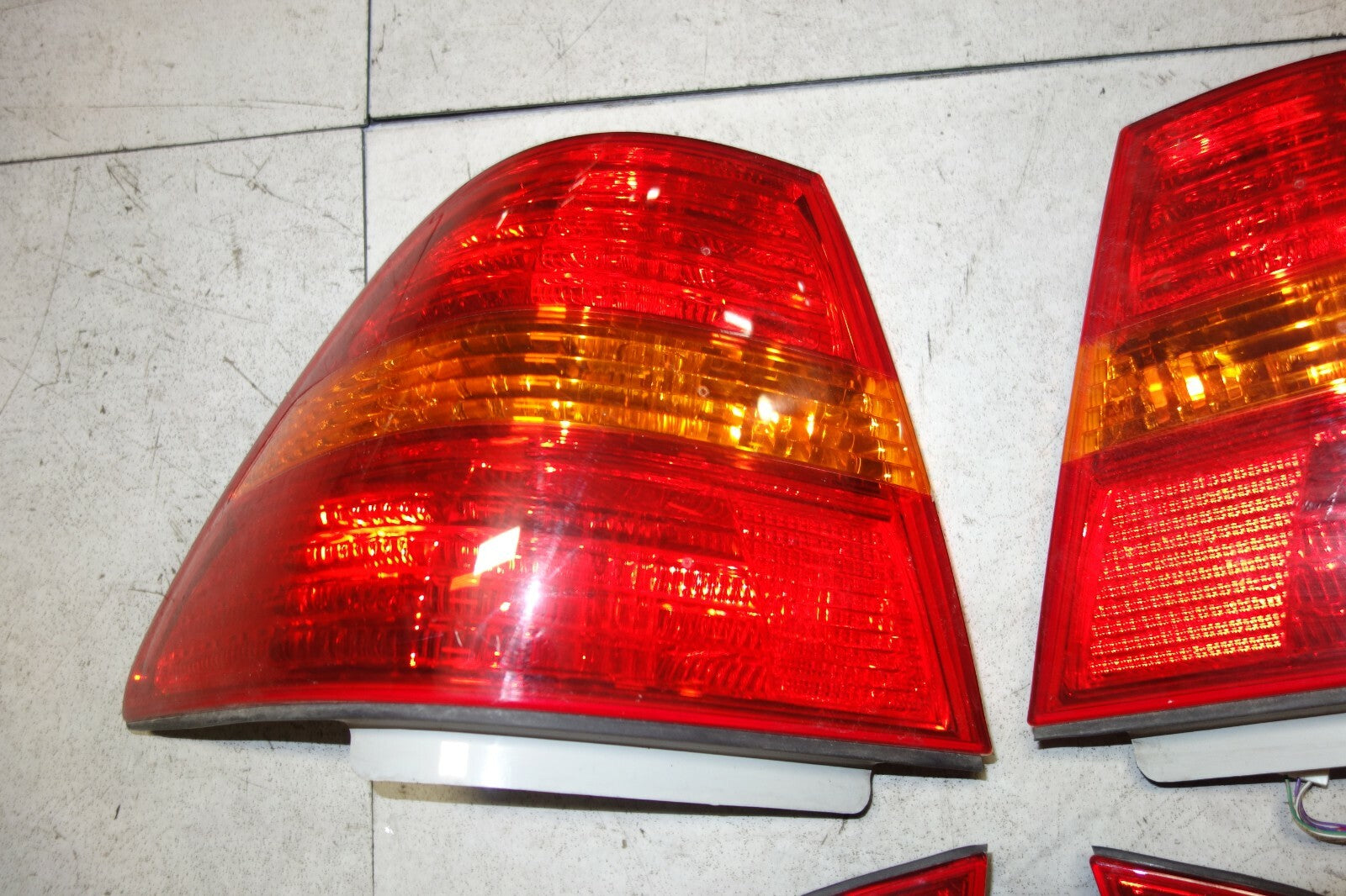 Lexus LS430 Taillight Taillights Lamps Inner Outer Trunk 2001 2002 2003 OEM