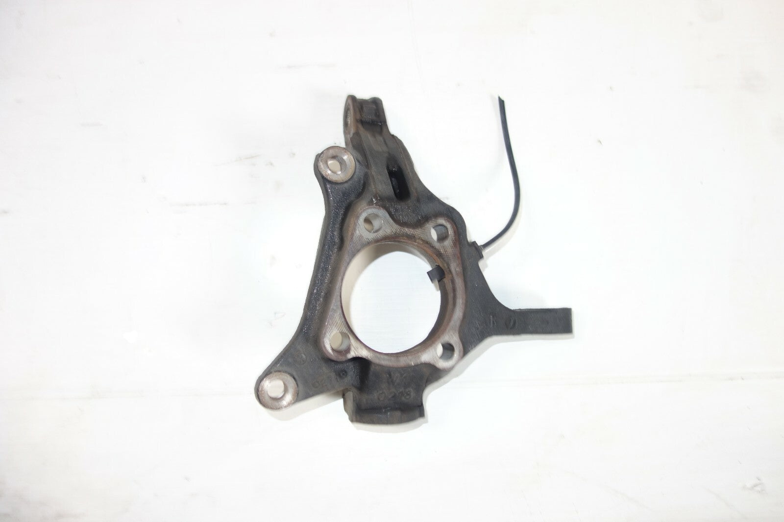 Genuine OEM Knuckle Spindle Front Right Subaru Forester 2009-2014 Subaru Japan