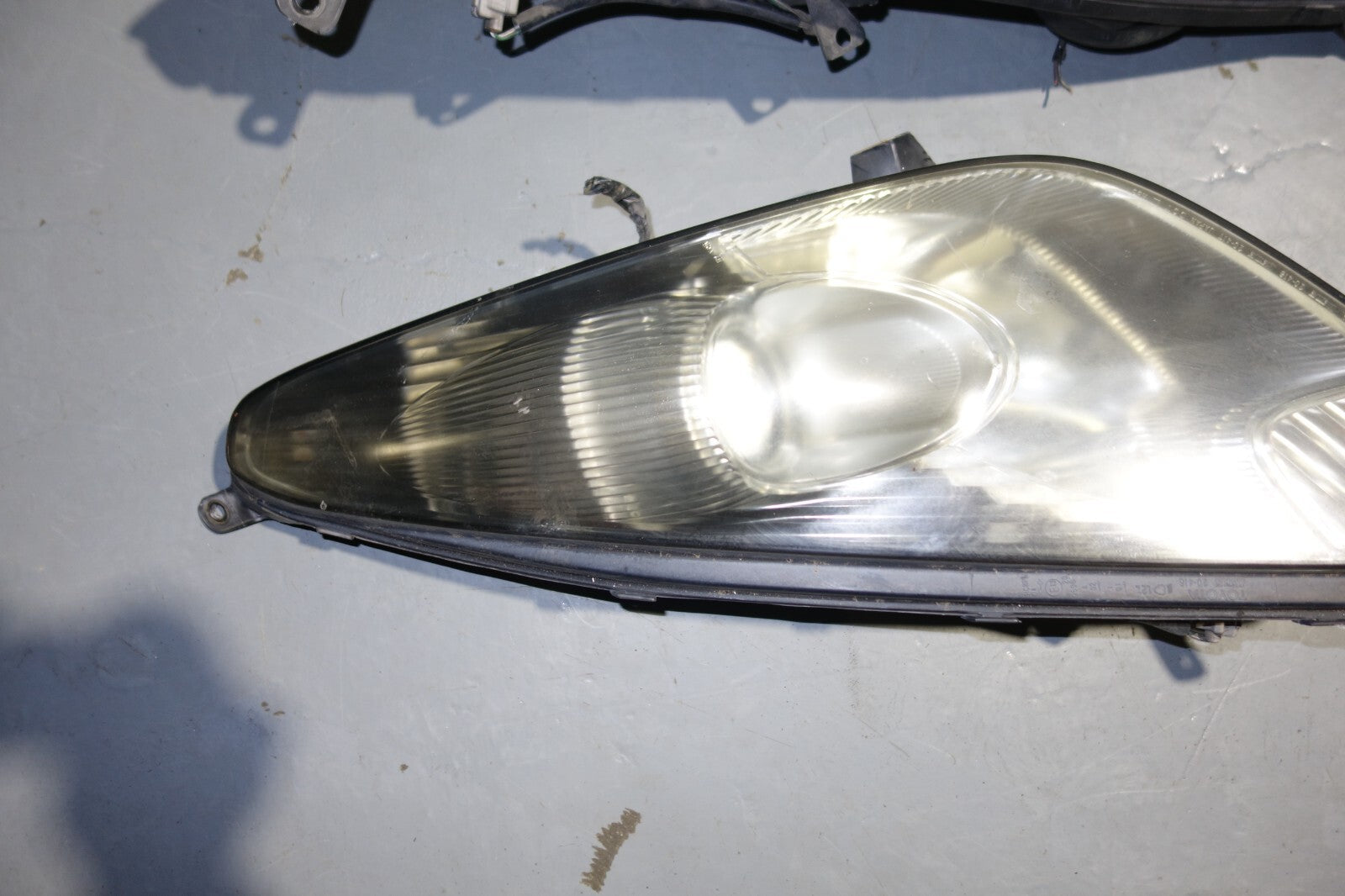 JDM 2000-2005 TOYOTA CELICA HEAD LIGHTS LEFT & RIGHT HEAD LAMPS 2000-2005