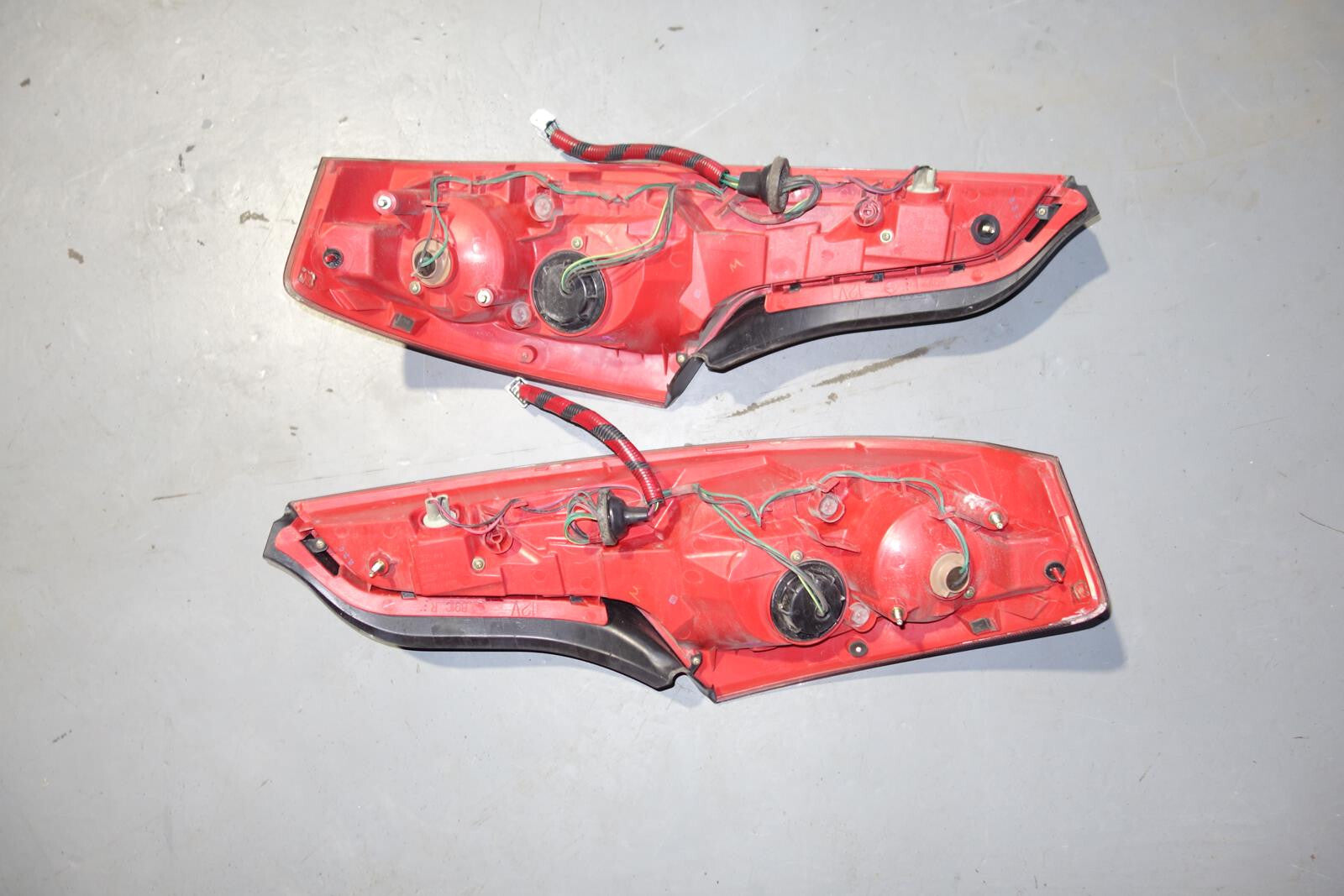 JDM Infiniti G35 Coupe 2-Door Tail Lights Lamps 2003-2005 Skyline CPV35 Skyline