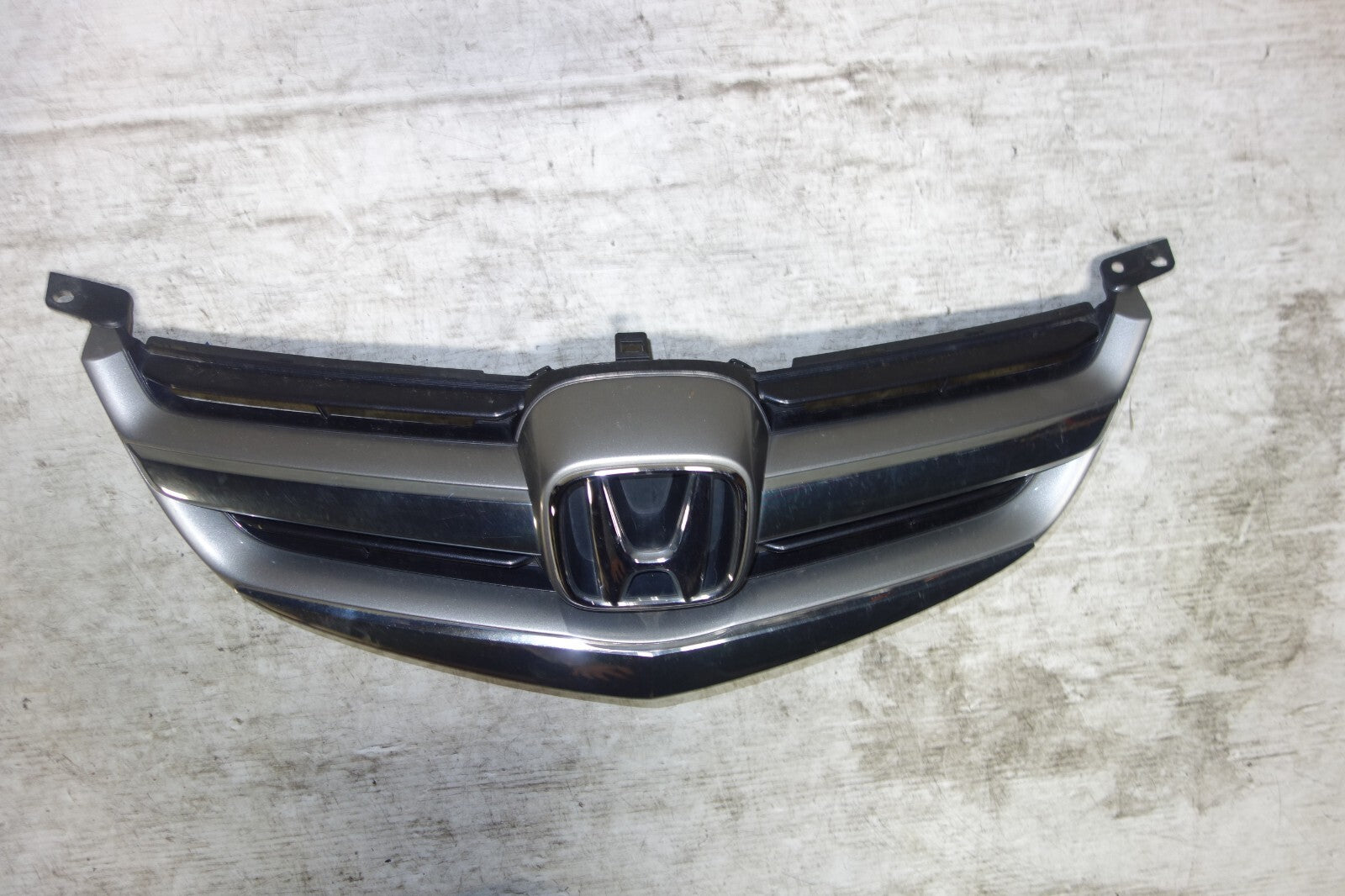 JDM Acura RL OEM Front Grille Honda Emblem KB1 2005 2006 2007 2008