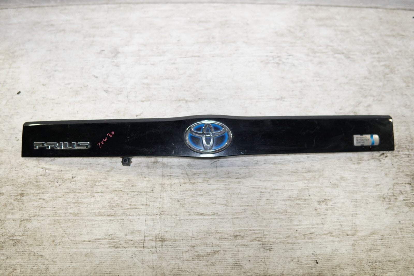 JDM Toyota Prius Rear CENTER GARNISH ZVW30 2010-2011-2012-2013-2014-2015 MF-363