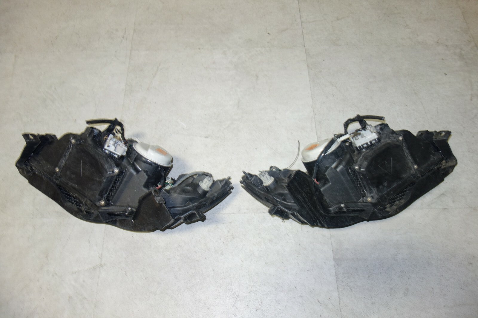 JDM Subaru Legacy HID Headlights 2008 2009 OEM Japan BP9 BP5 BPE Genuine