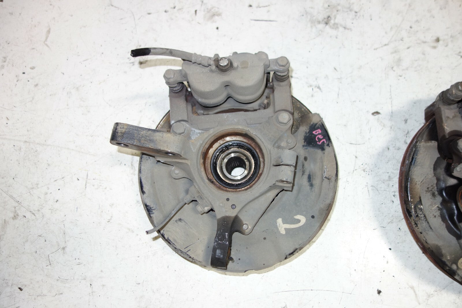 JDM Subaru Legacy BH5/BE5 Front Spindles Hub Calipers Left & Right 2000-2004