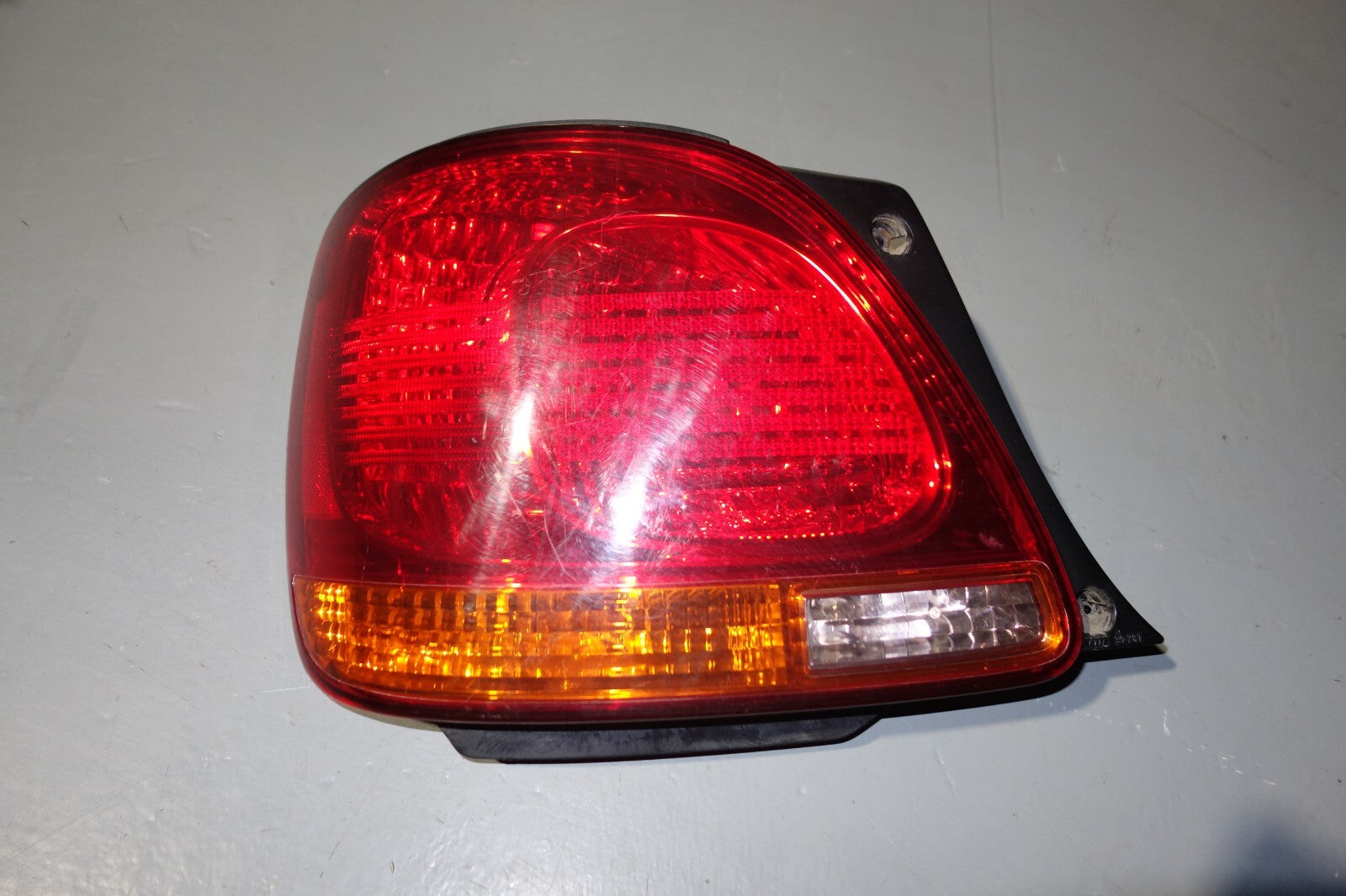 JDM 98-05 TOYOTA ARISTO TAIL LIGHT LEFT SIDE LEXUS GS300 GS400 GS430 TAIL LIGHT