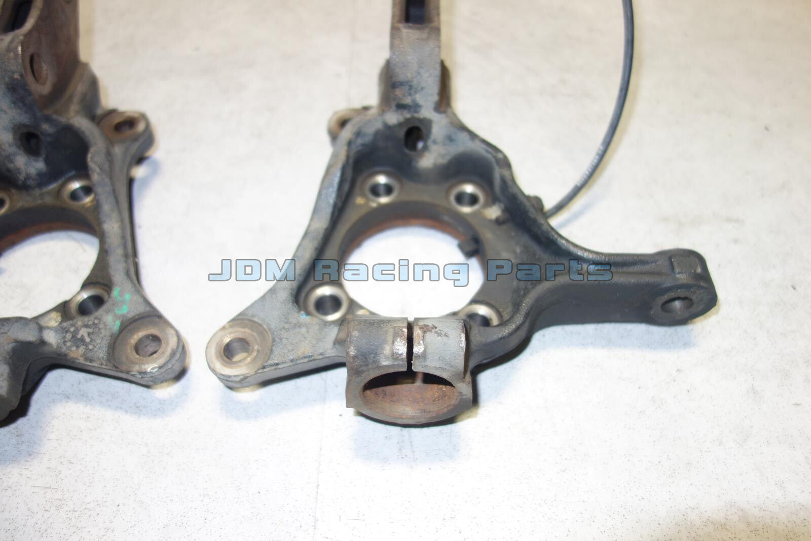 2008-2014 Subaru Impreza Front Wheel Knuckle Suspension 28313AG020 28313AG030
