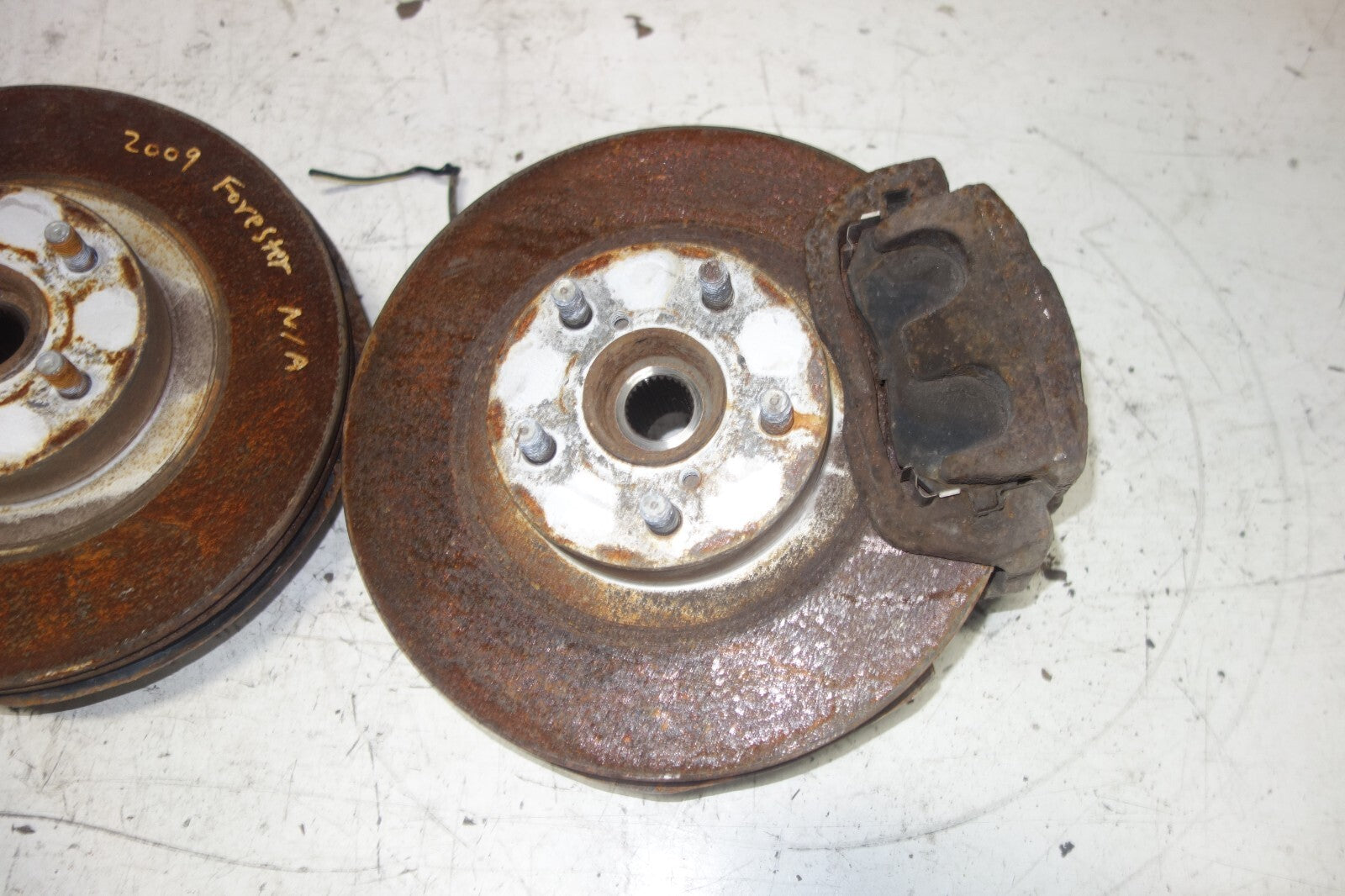 Subaru Forester Knuckle Spindles Calipers Front 2009 2010 2011 2012 2013 2014