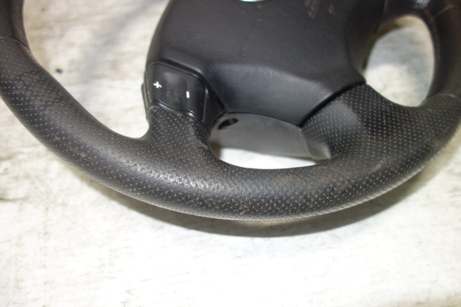 JDM Subaru Forester MoMo Steering Wheel 2003 2004 2005 2006 2007 2008 OEM Japan