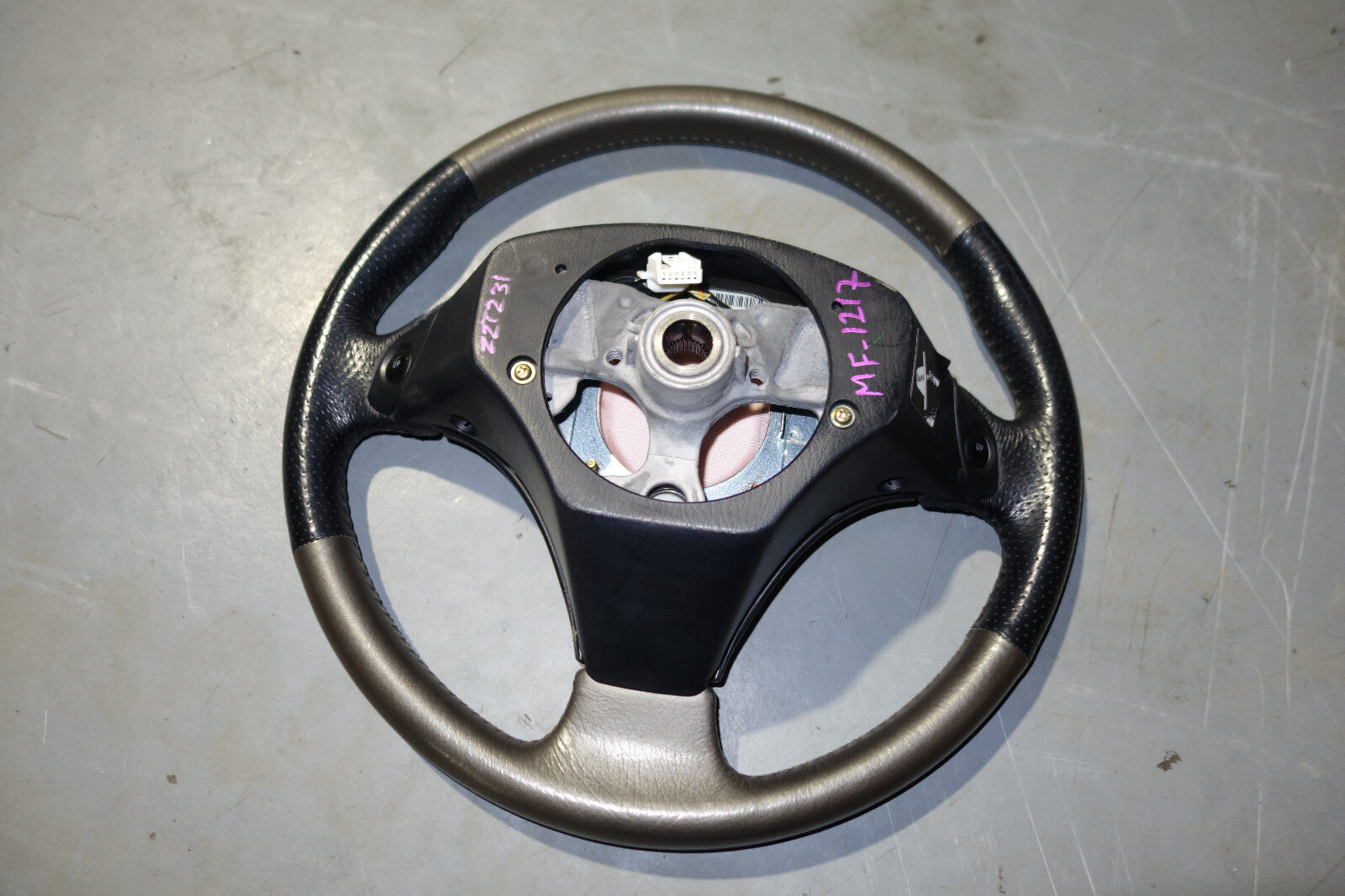 JDM Toyota Celica Steering Wheel & hub ZZT231 ZZT230 2001-2005