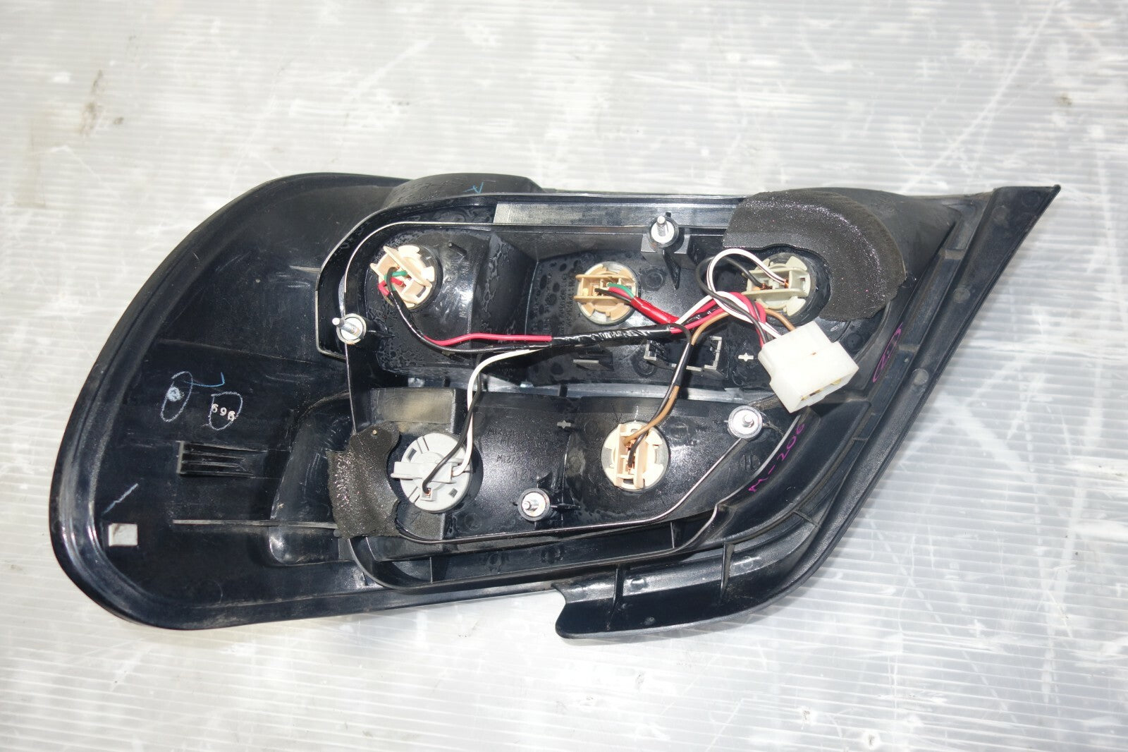 JDM 2002-2003 SUBARU IMPREZA WRX STi V7 OEM TAIL LIGHT TAIL LAMP 4 DOOR SEDAN LH