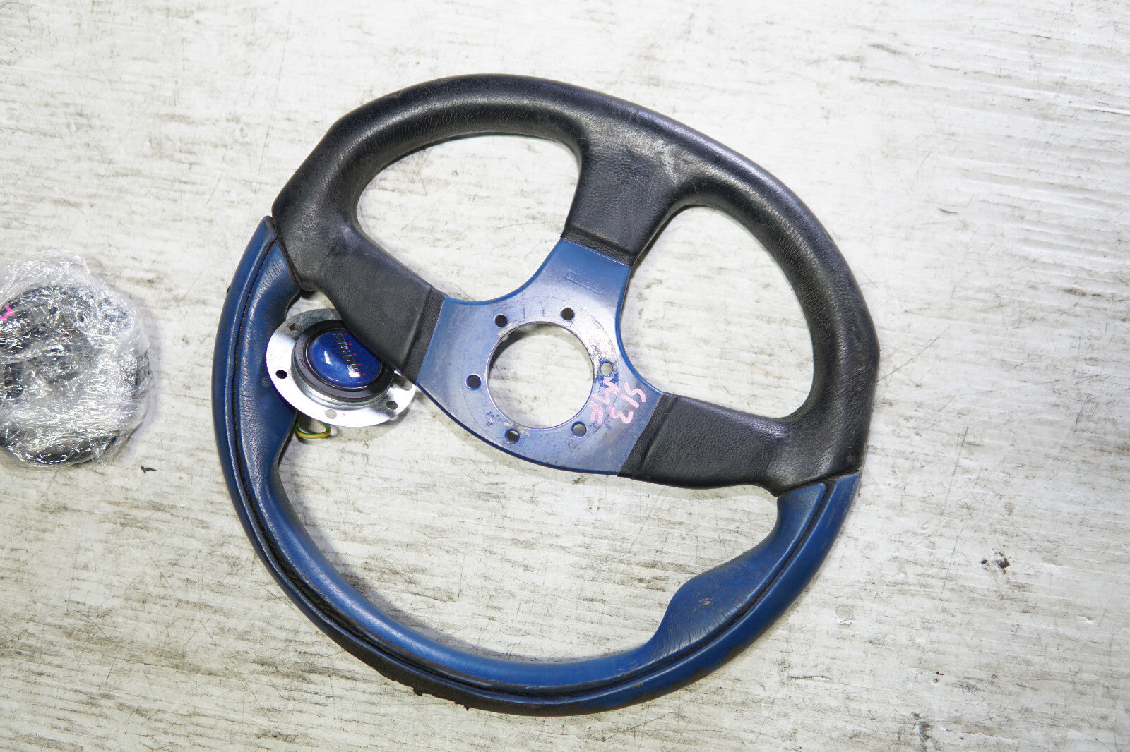 JDM Lexus IS300 / Altezza SXE10 Momo Steering Wheel 2001-2005 #MF-513