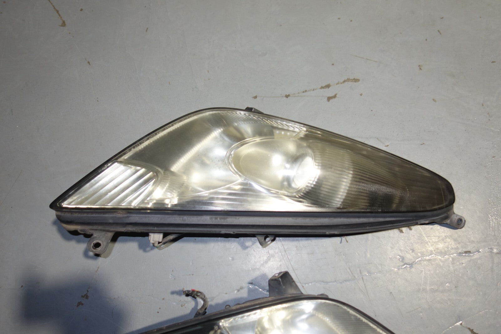 JDM 2000-2005 TOYOTA CELICA HEAD LIGHTS LEFT & RIGHT HEAD LAMPS 2000-2005