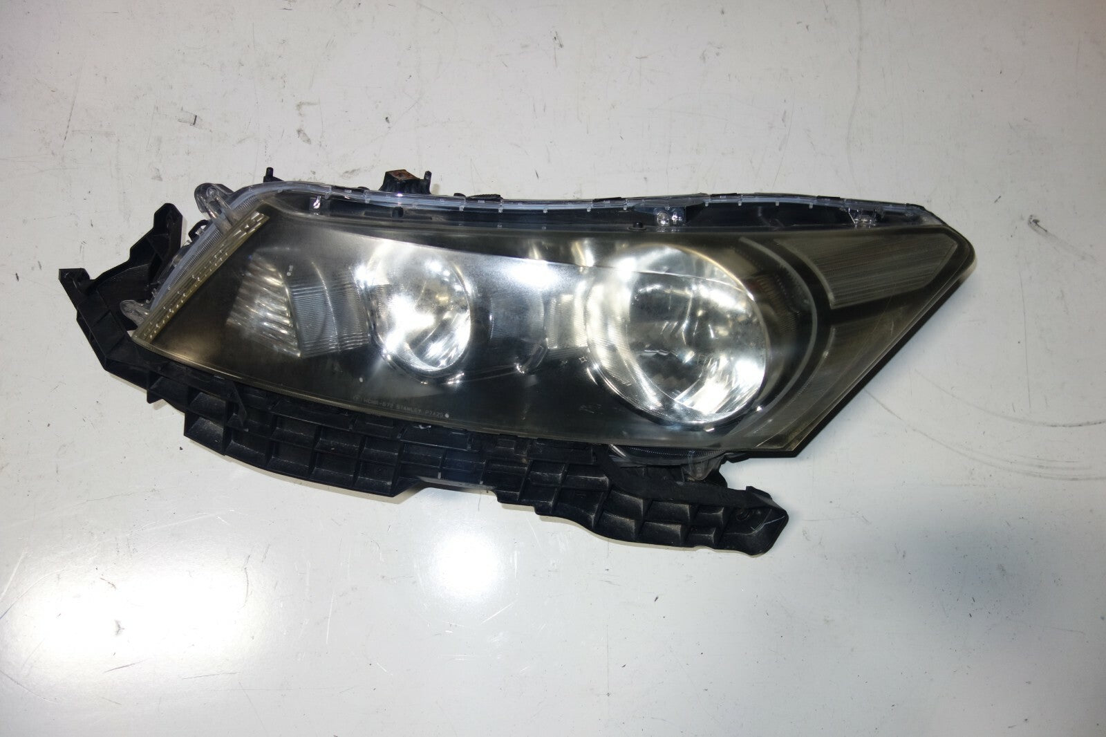 JDM Honda Accord CP3 Head Lights Lamps Pair OEM HID Black Housing 2008-2012