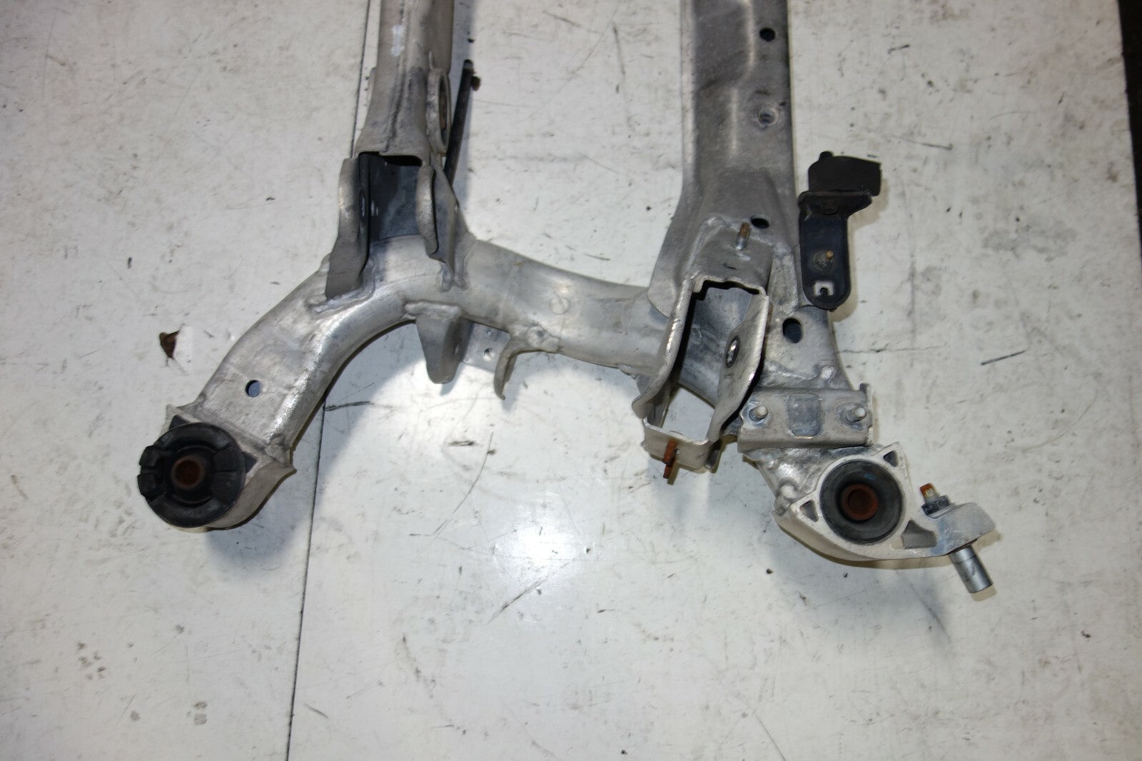JDM Infiniti G35 Coupe Nissan 350z Rear Subframe Cradle 2003-2009 OEM Japan