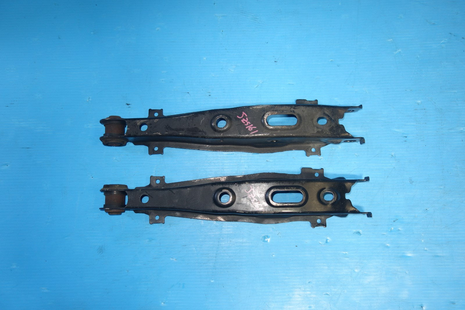 JDM Lexus GS300 GS400 GS430 Rear Lower Suspension Control Arms Genuine 1998-2005