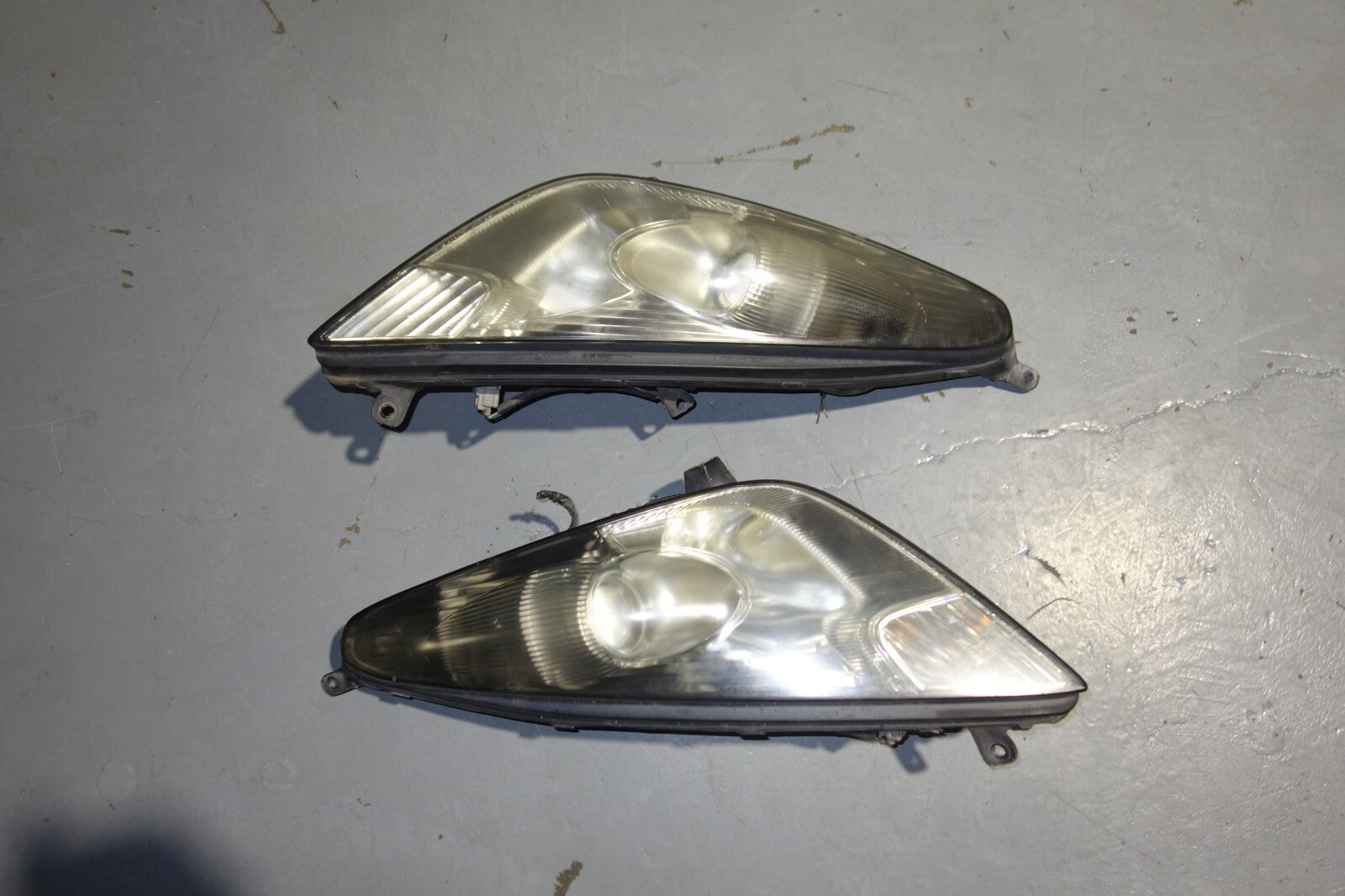 JDM 2000-2005 TOYOTA CELICA HEAD LIGHTS LEFT & RIGHT HEAD LAMPS 2000-2005