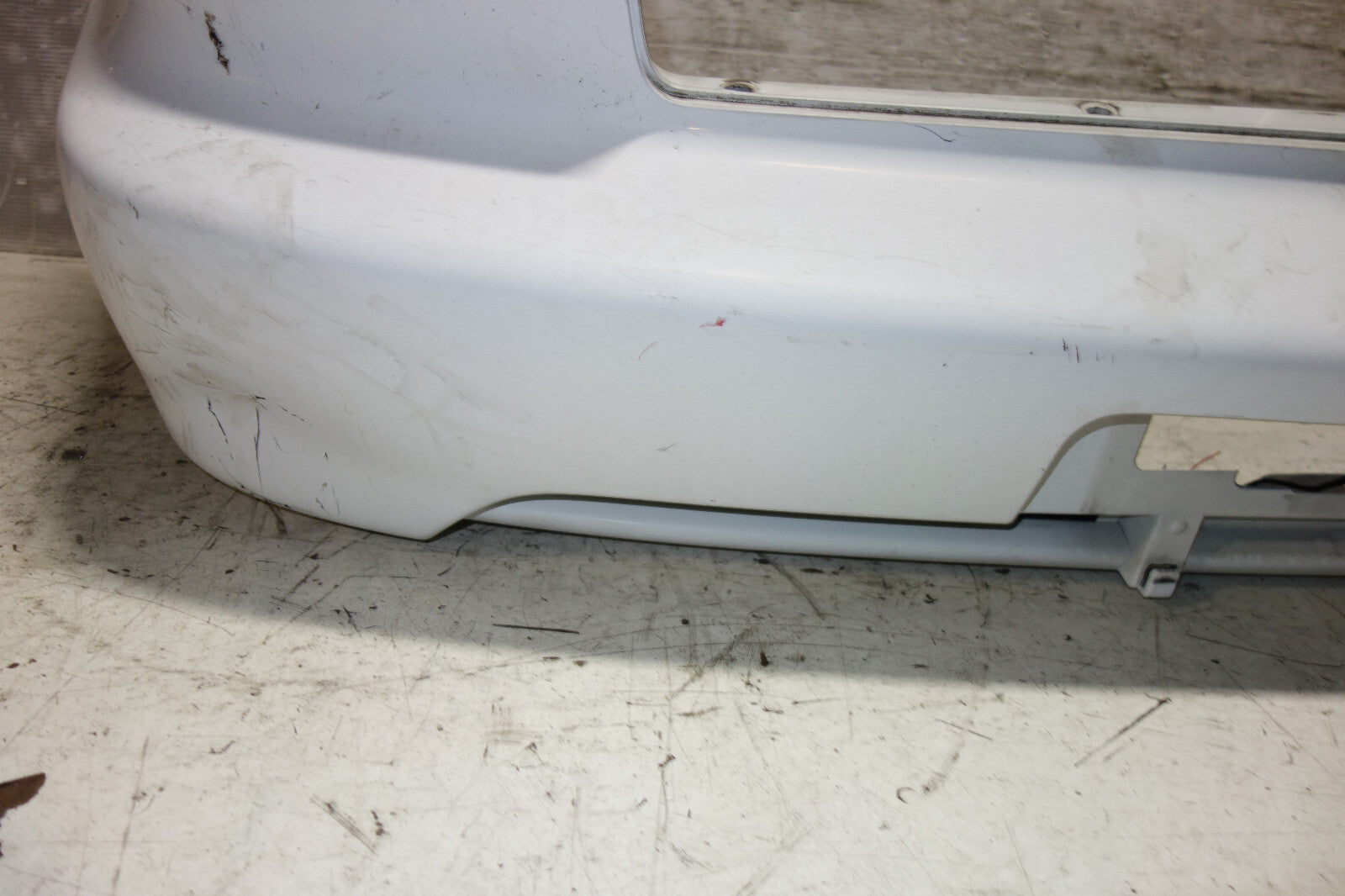 JDM 1998-2001 Spec Acura Integra Type R DB8 OEM 4-DR Rear Bumper Cover 1994-2001