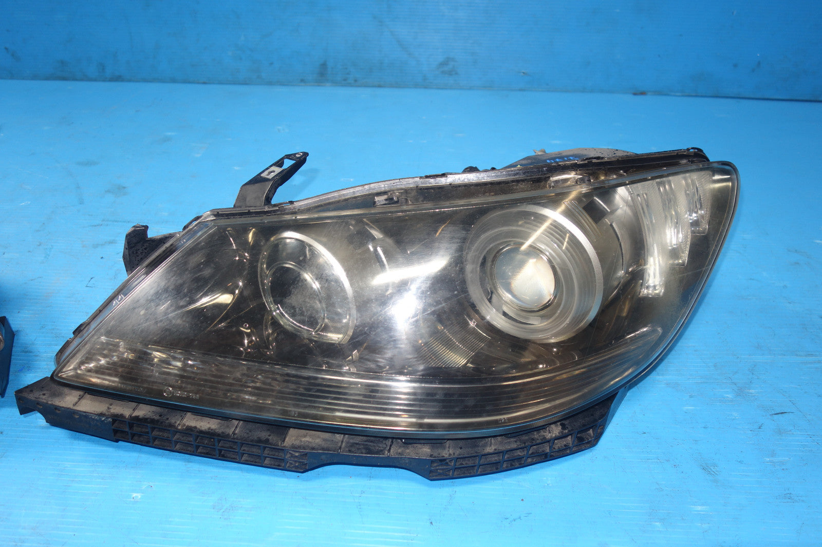 JDM Acura RL HID Headlights Head Lamps Pair 2005-2008 Honda Legend KB1 Stanley
