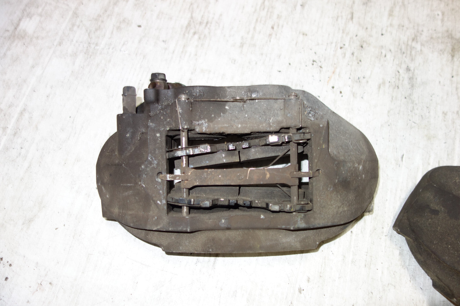 Lexus LS460 Front Brake Calipers OEM 2007-2017 OEM Left / Right JDM RWD