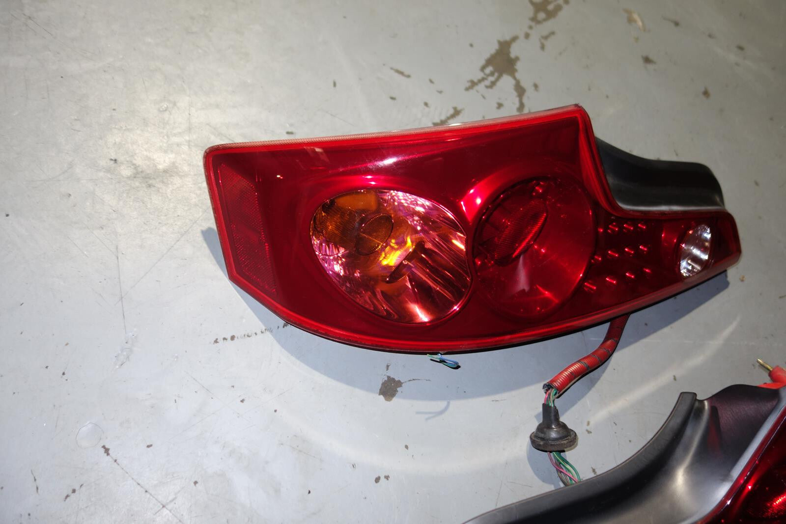 JDM Infiniti G35 Coupe OEM Tail lights Lamps Left & Right CPV35 2003-2005 #2051