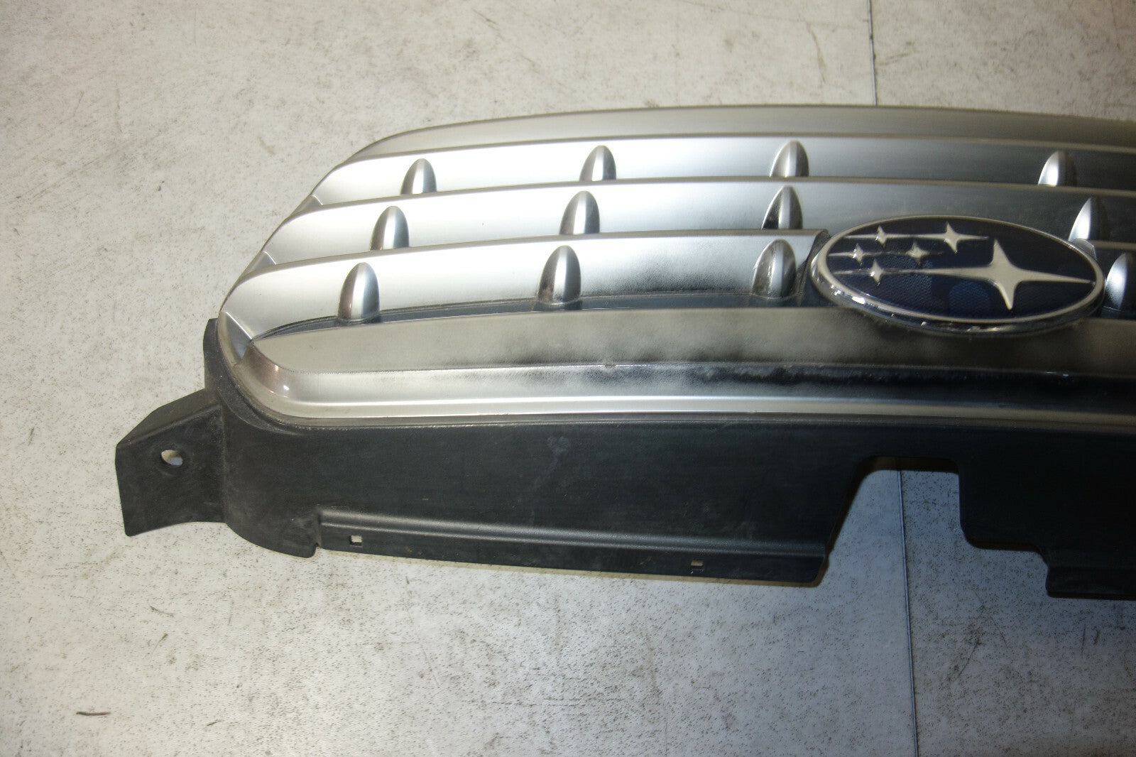 JDM Subaru Legacy Outback Grille 2008 2009 91121-ag160 OEM Japan