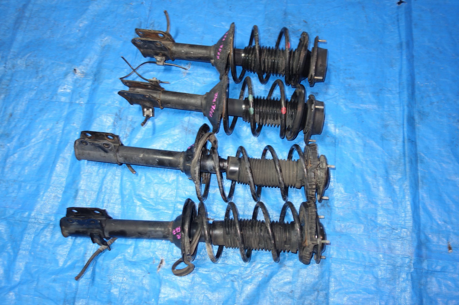 JDM Subaru Forester KYB Shocks Coil Springs Struts Suspension Assembly 1998-2002