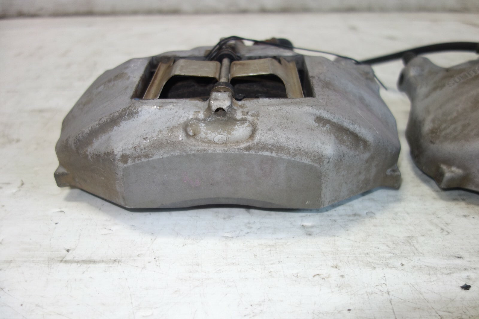 JDM 2001-2006 LEXUS LS430 OEM FRONT 4 PISTON BRAKE CALIPERS LEFT & RIGHT UCF31