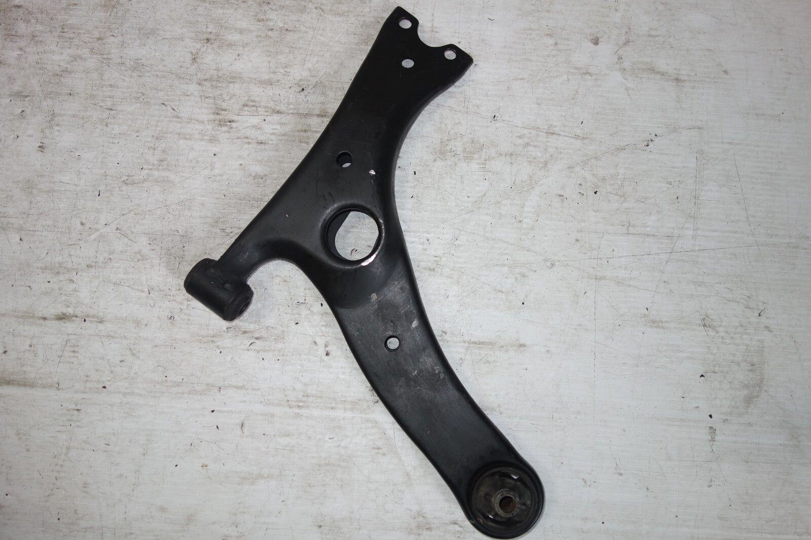 JDM 2000-2005 TOYOTA CELICA OEM FRONT LOWER CONTROL ARM RIGHT SIDE GT GTS ZZT231