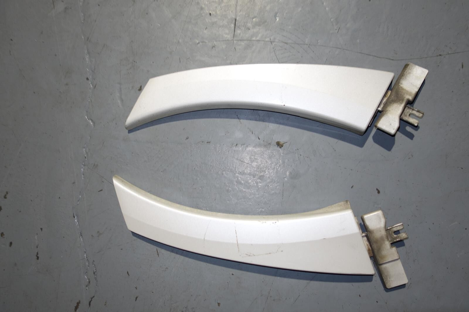 JDM 2005-2009 SUBARU LEGACY OEM QUARTER PANEL TRIM MOULDING PAIR MF-2087