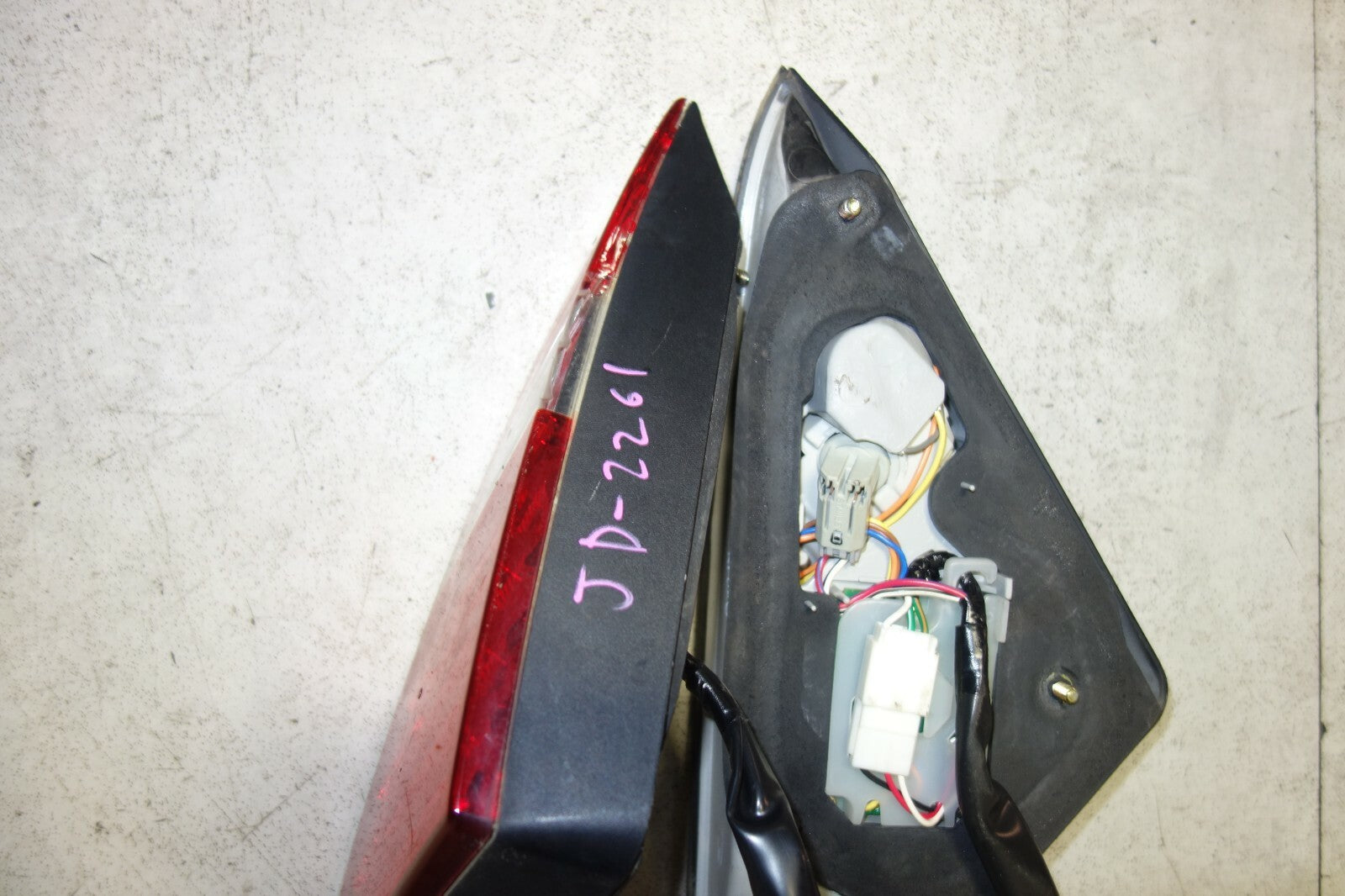 JDM Lexus LS430 Toyota Celsior Taillights Taillamps Inner Pair 2004 2005 2006