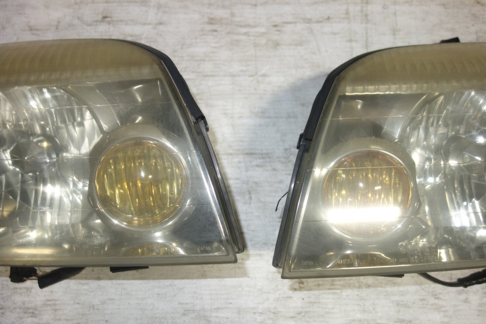 JDM Nissan X-Trail GT OEM Headlights Left Right PNT30 Left & Right 2000-2006