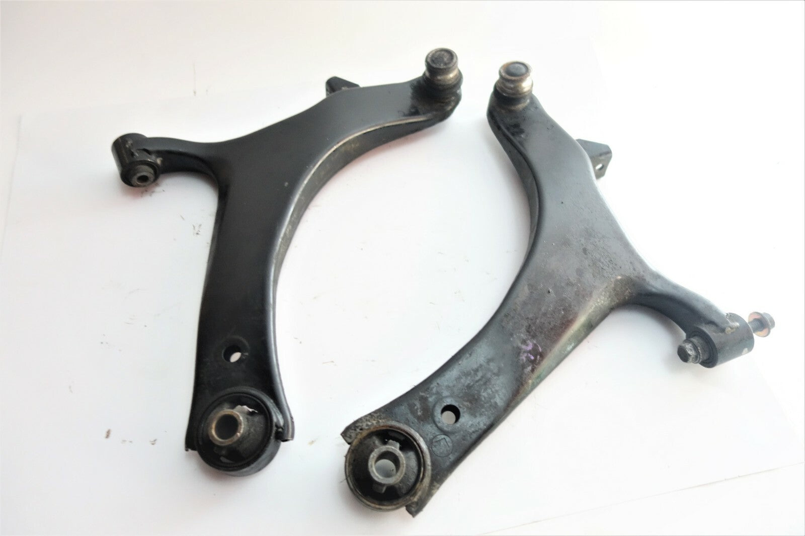 2005-2009 Subaru Legacy Outback Front Lower Control Arms Suspension RH LH