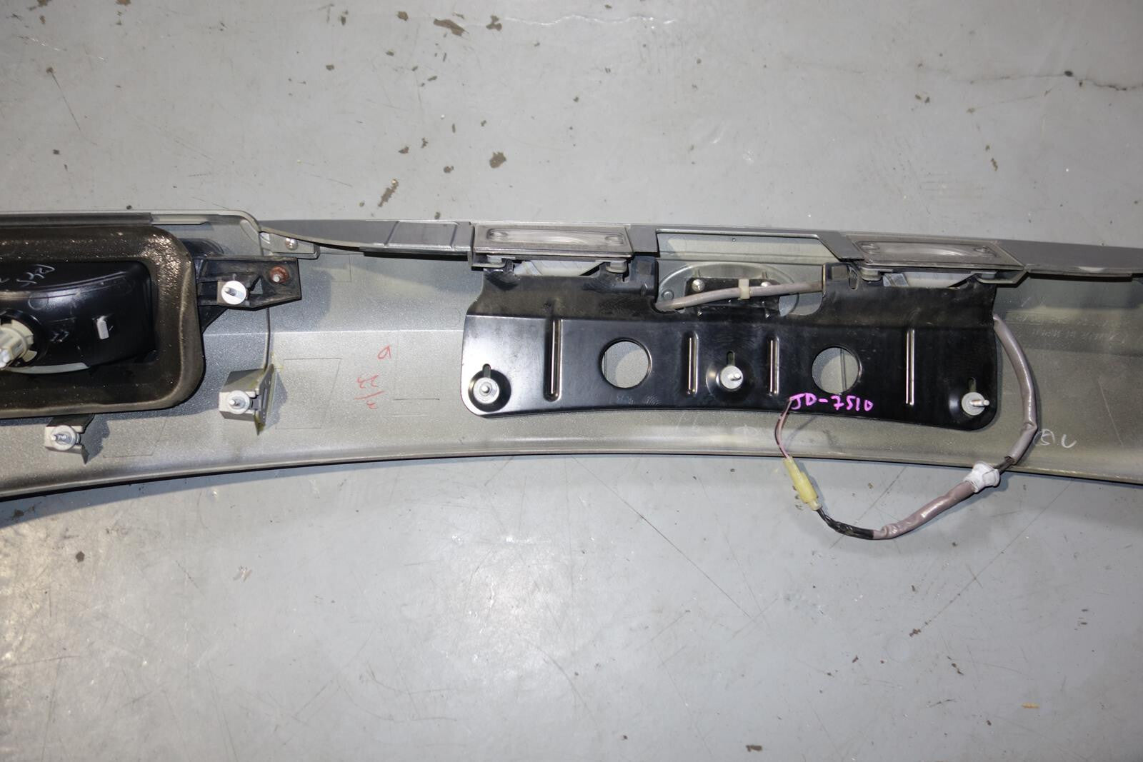 JDM 05-2009 SUBARU LEGACY OUTBACK OEM REAR CENTER GARNISH LIGHT SPOILER JD-1952