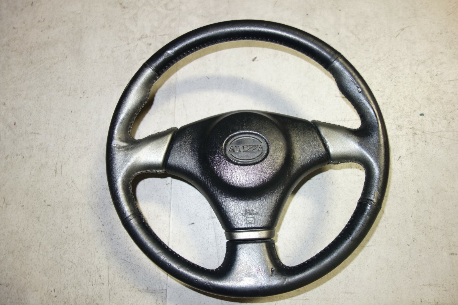 JDM 2001-2005 LEXUS IS300 TOYOTA ALTEZZA SXE10 STEERING WHEEL & HUB Fits:IS300