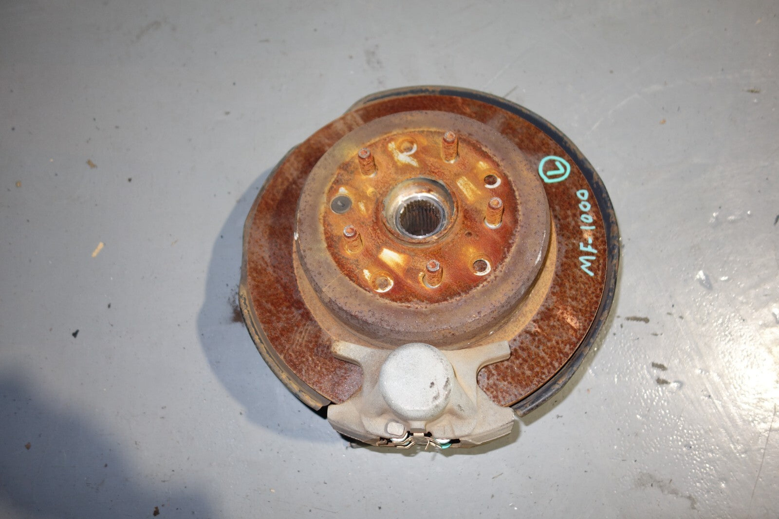 JDM 00-05-LEXUS IS300 REAR LEFT SPINDLE WHEEL HUB BEARING KNUCKLE OEM SUSPENSION