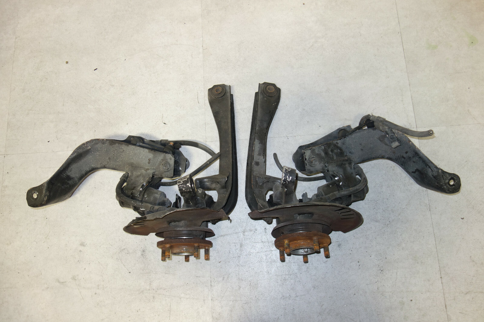 JDM Nissan 300zx Z32 Front Spindles Hubs Knuckles Bearings Lowers 1990-1996