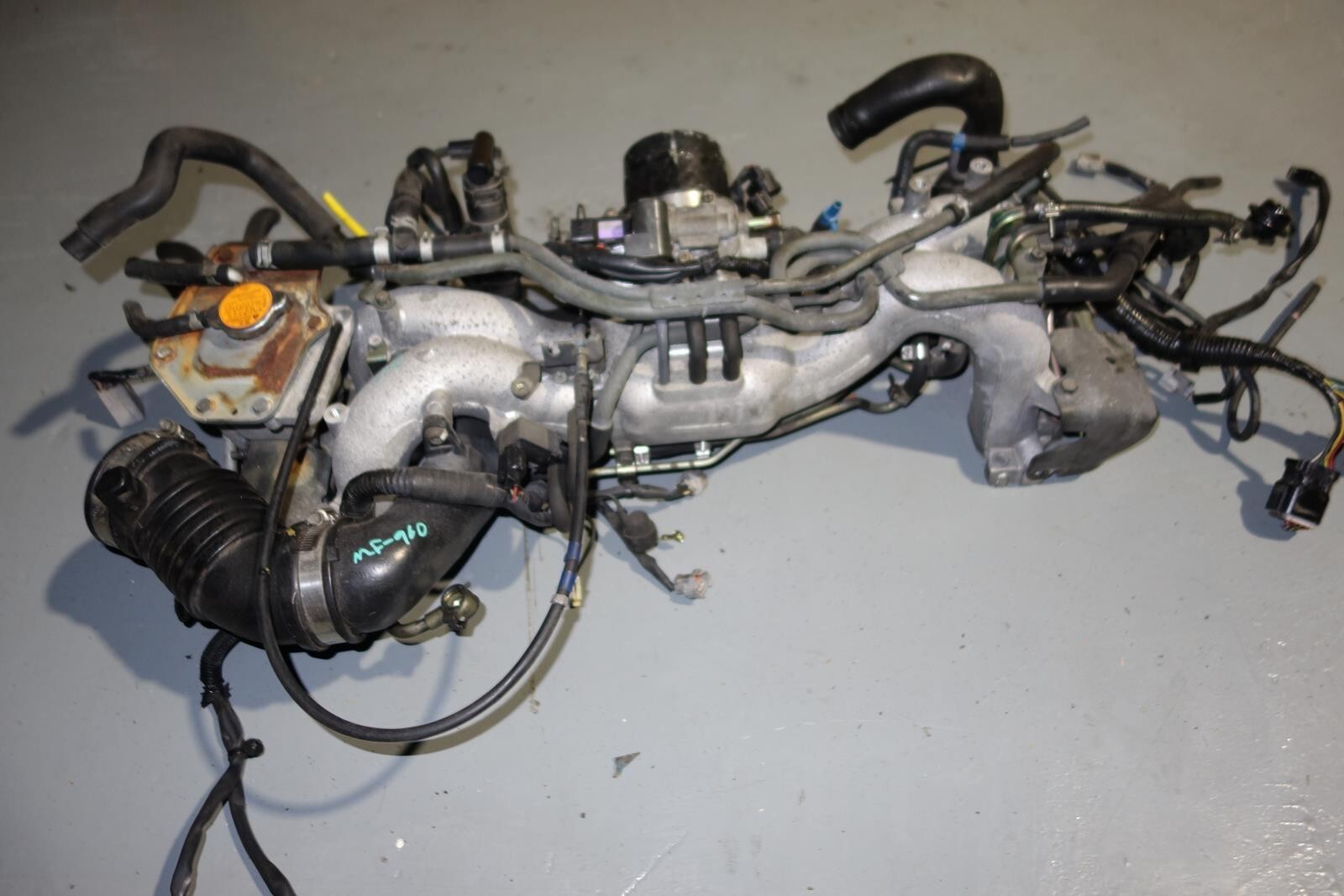 JDM Subaru Legacy B4 EJ208 EJ206 Twin Turbo Intake Manifold BOV Injectors 00-04