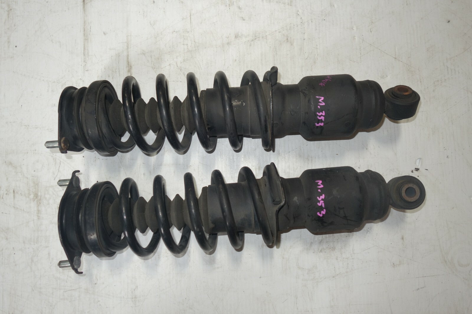JDM 05-09 SUBARU LEGACY OUTBACK OEM KYB REAR SHOCKS STRUTS ASSEMBLY WAGON ONLY