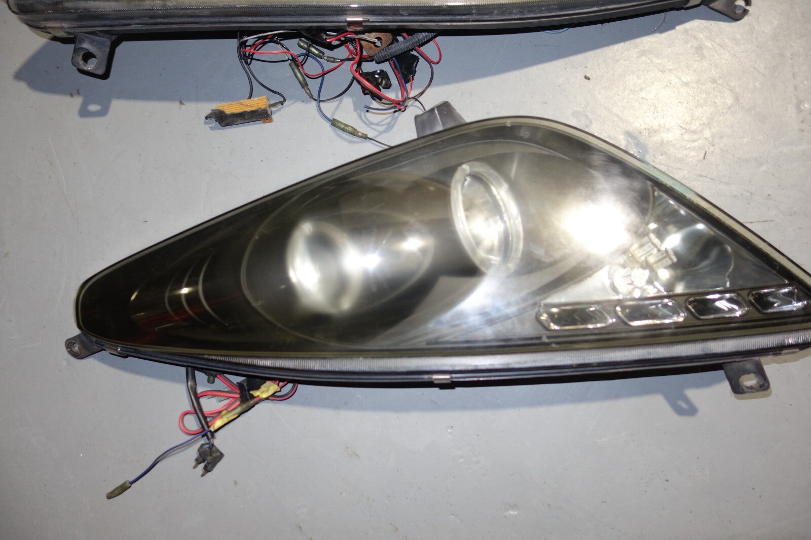 JDM 2000-2005 TOYOTA CELICA HEAD LIGHTS LEFT & RIGHT HEAD LAMPS 2000-2005