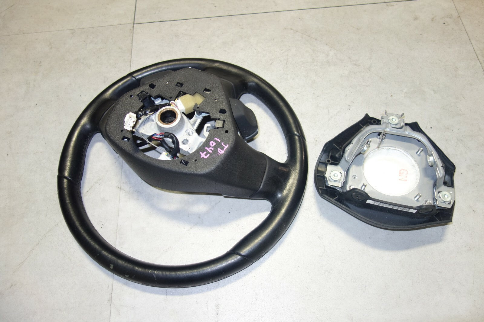 JDM Subaru Legacy Outback MoMo Steering Wheel OEM 2005-2009 Japan