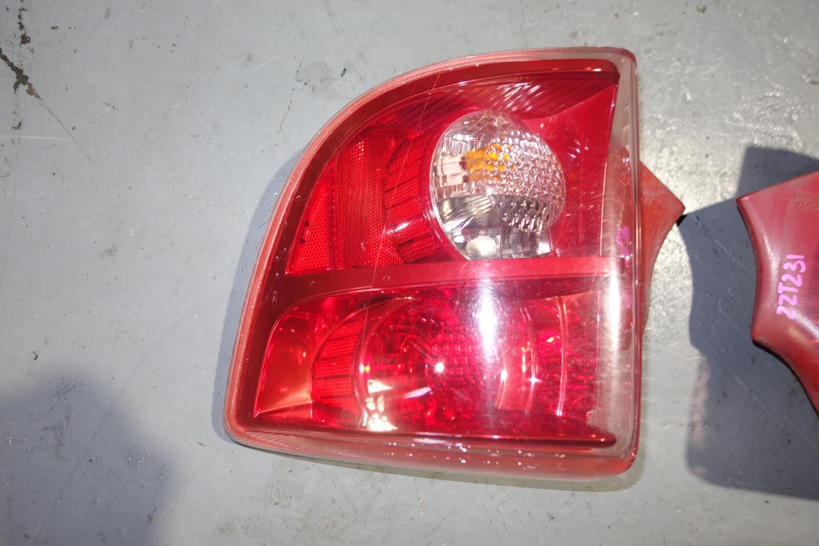 JDM 2000-2005 TOYOTA CELICA OEM TAIL LIGHTS LH LR TAIL LAMPS 2000-2005 MF-1678