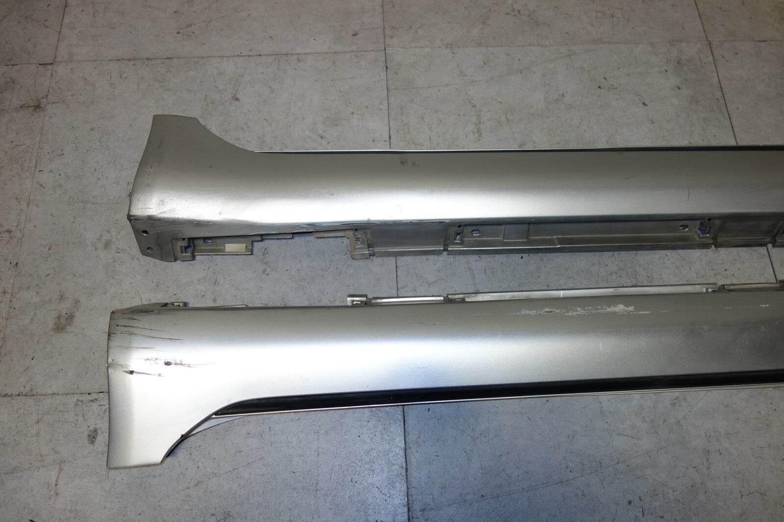 JDM LEXUS LS460 LS600H ROCKER PANEL PASSENGER SIDE SKIRT MOLDING Pair 2007-2012