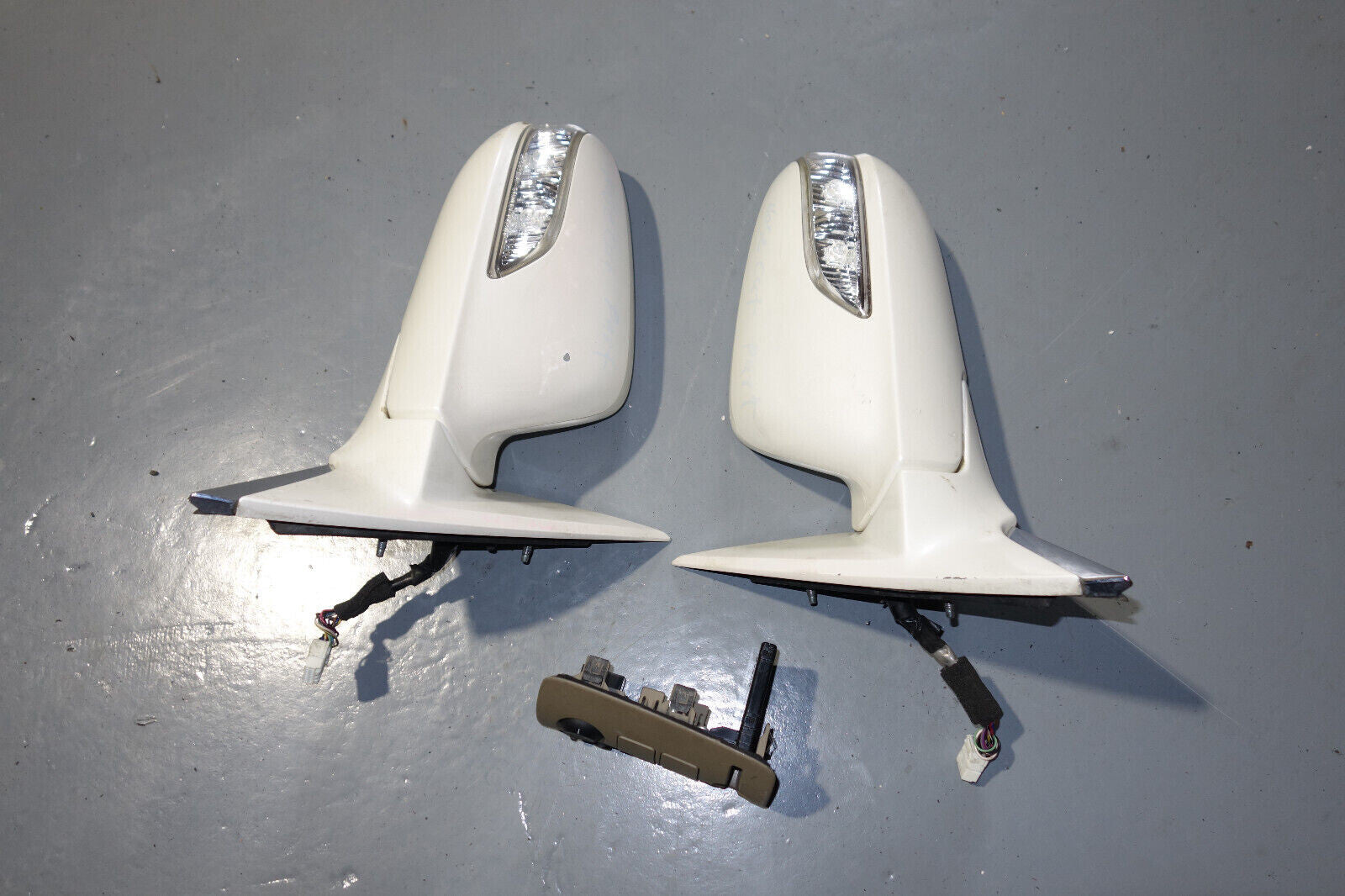 JDM Acura RL Power Folding Mirrors Switch 2005-2008 OEM Honda Legend KB1 Mirrors