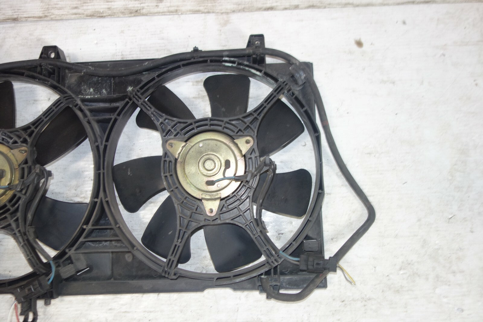 JDM Subaru Forester Radiator Fan Assembly Shroud SG5 2003-2008 Rad Fan OEM