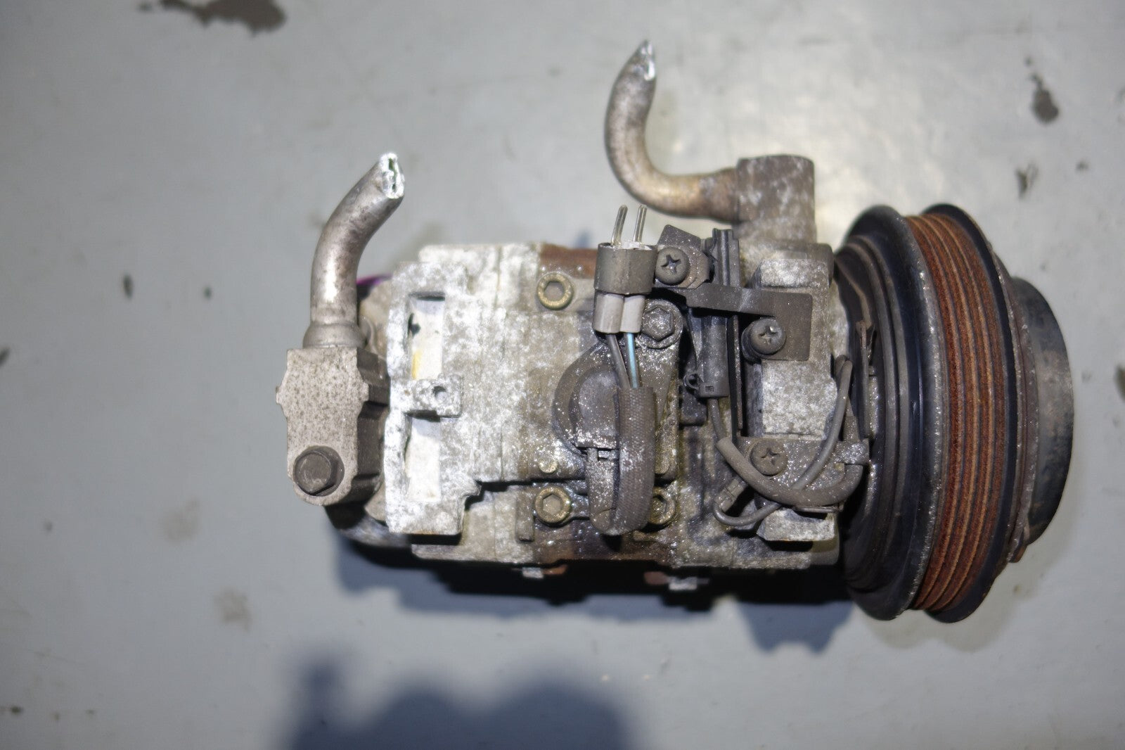 JDM SUBARU LEGACY B4 TWIN TURBO AC COMPRESSOR EJ208 EJ206 AIR A/C Clutch 2000-04