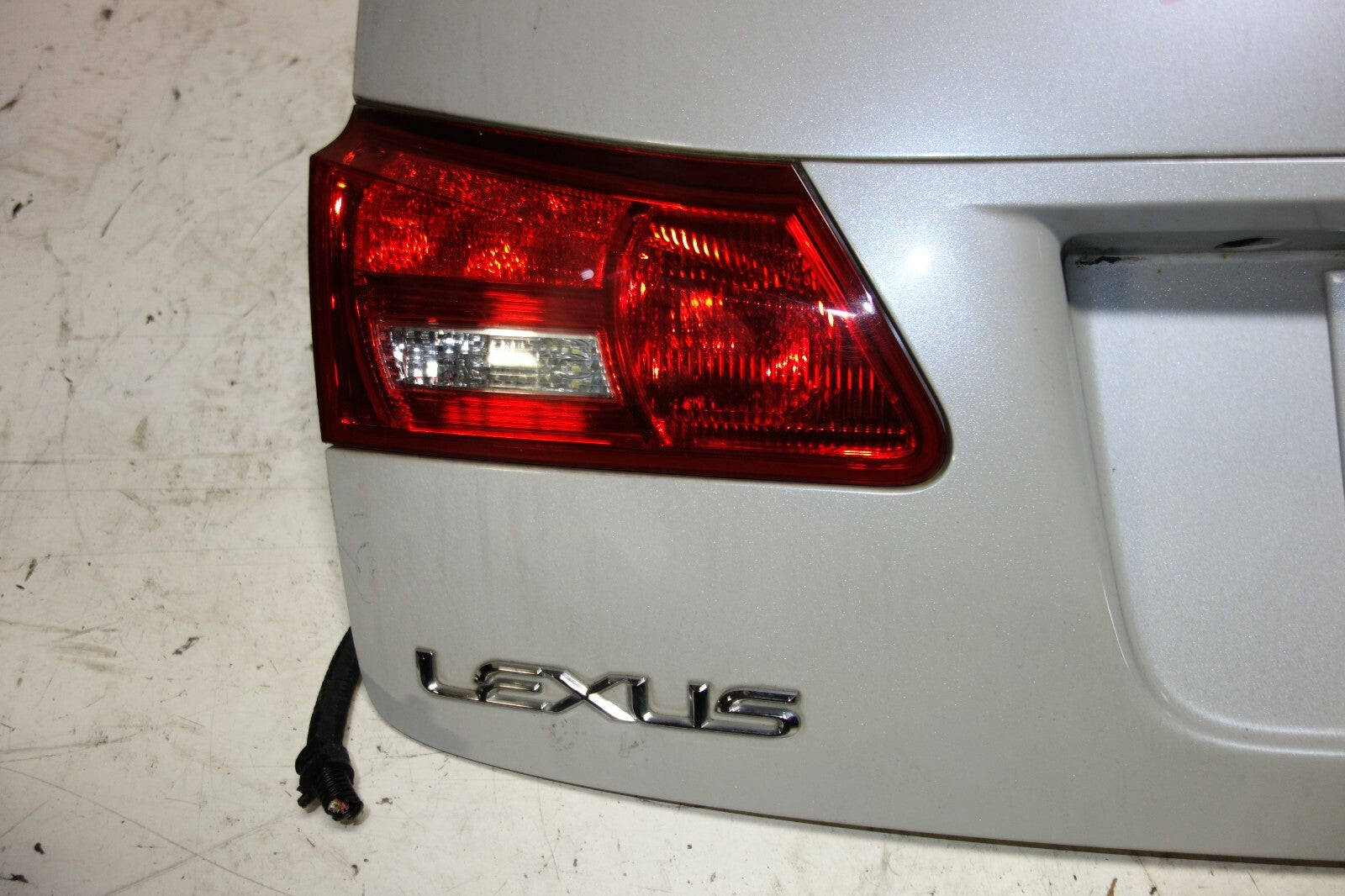 JDM Lexus IS250 IS350 Trunk Lid Rear Spoiler Lights Trunk Lamps 2006 2007 2008