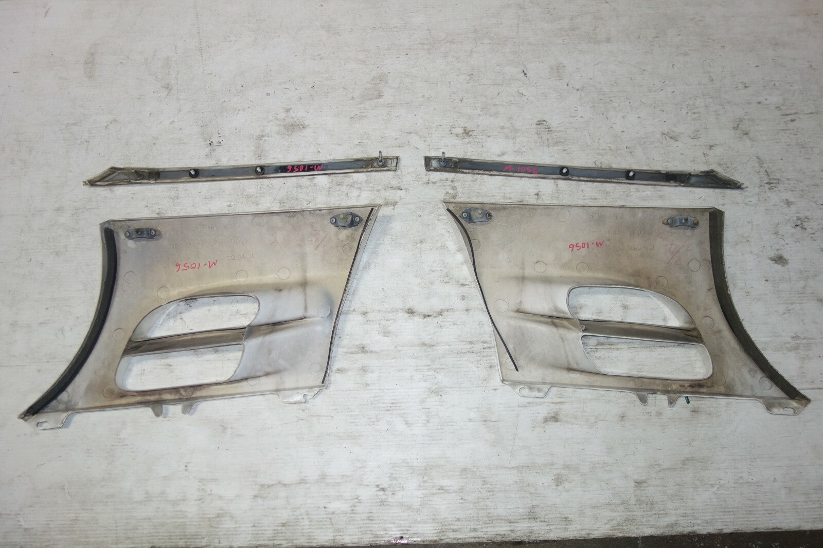 JDM 91-99 TOYOTA SW20 MR2 OEM REAR SIDE VENTS MR-2 EXTERIER TRIM VENT MR-2