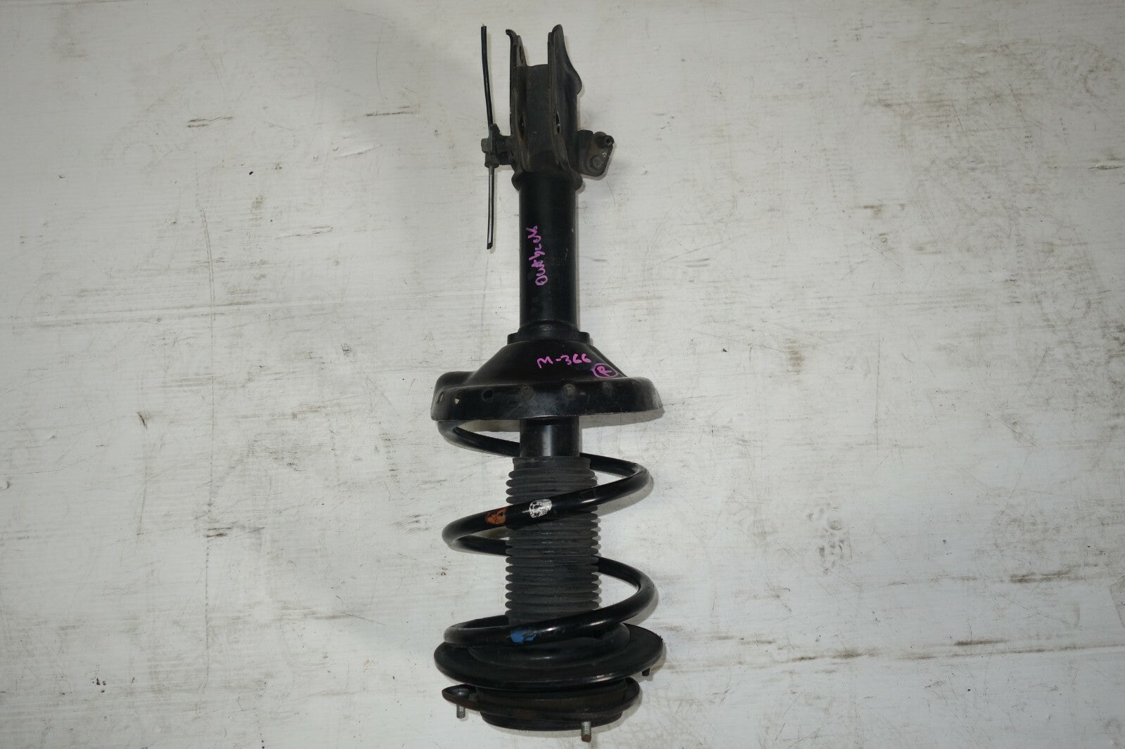 JDM 05-09 SUBARU LEGACY OUTBACK KYB FRONT RIGHT SIDE SHOCK STRUT ASSEMBLY WAGON