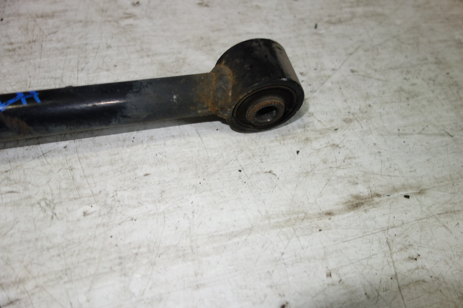 JDM Lexus is300 Toyota Altezza Rear Later Link Left Side 2001-2005 SXE10 OEM